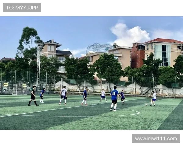 广州足球队团队协作的独特优势与其他球队的深度对比分析